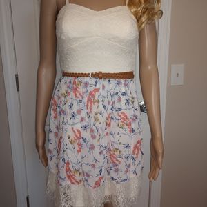 Lily Rose NWT Floral short dress w/lace hem. SZ: S